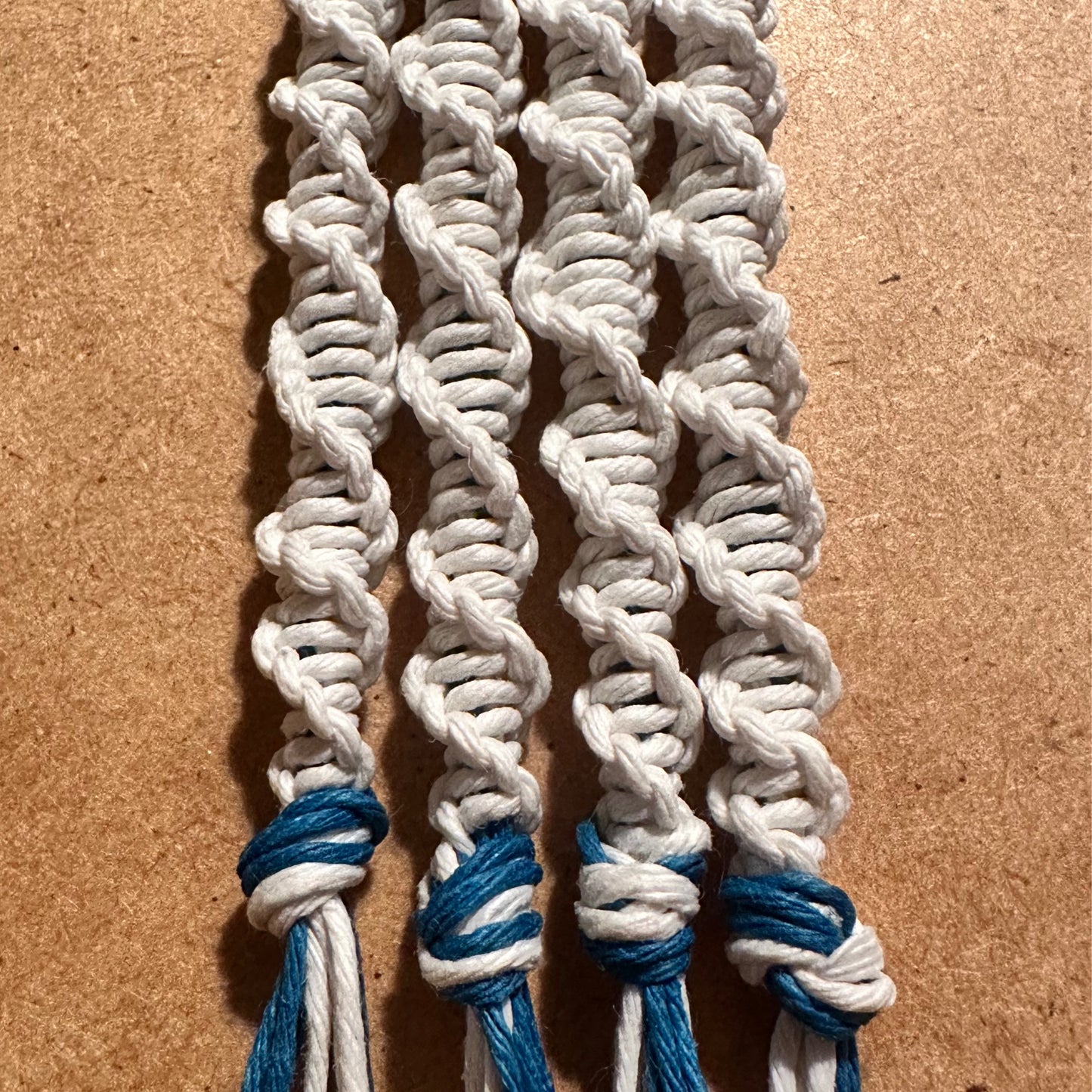 Single Twine DNA - White